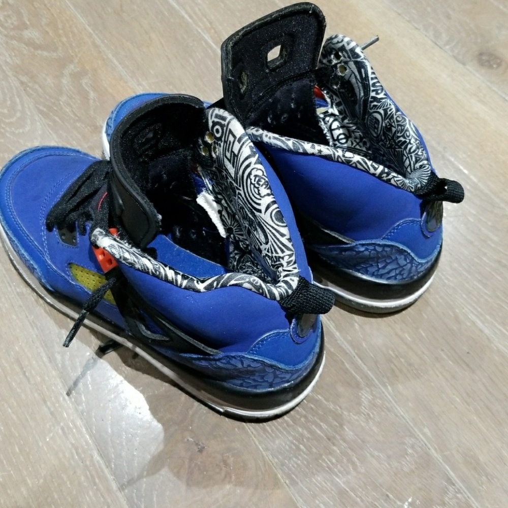 Sneakers - Picture 3 of 4